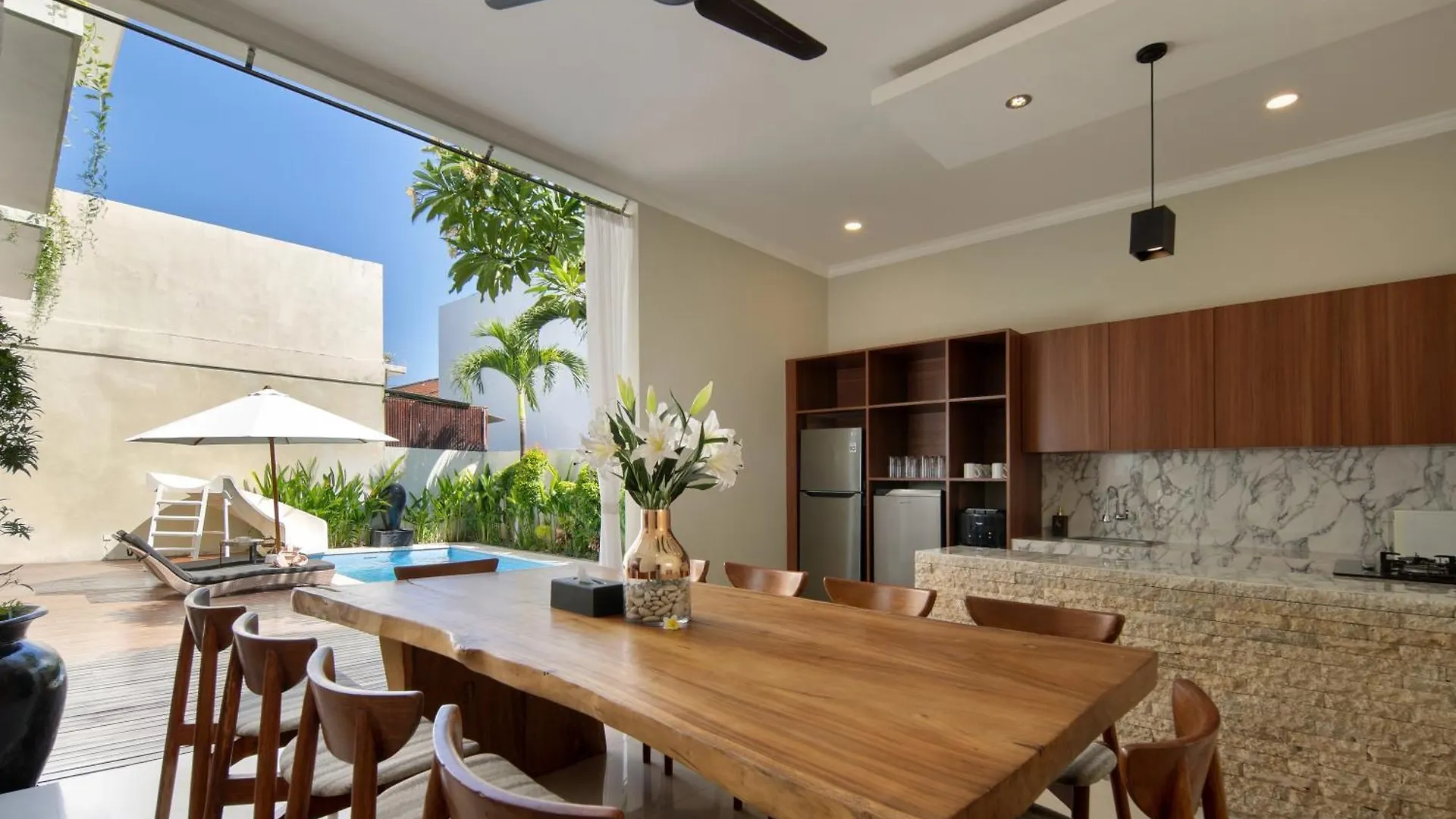Daha Mansions Seminyak Villa